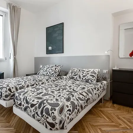 Appartement San Lorenzo Building Milaan