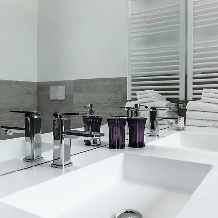 Sweet San Lorenzo, Right In The Centre Milano